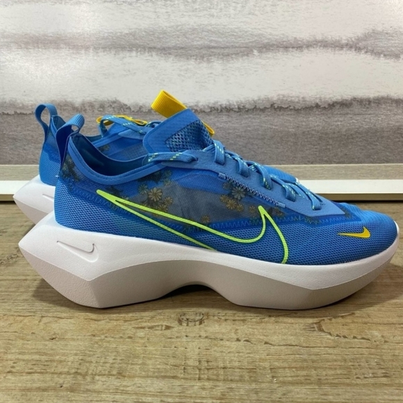 NEW Nike Vista Lite Floral Running size 8 - Picture 2 of 8